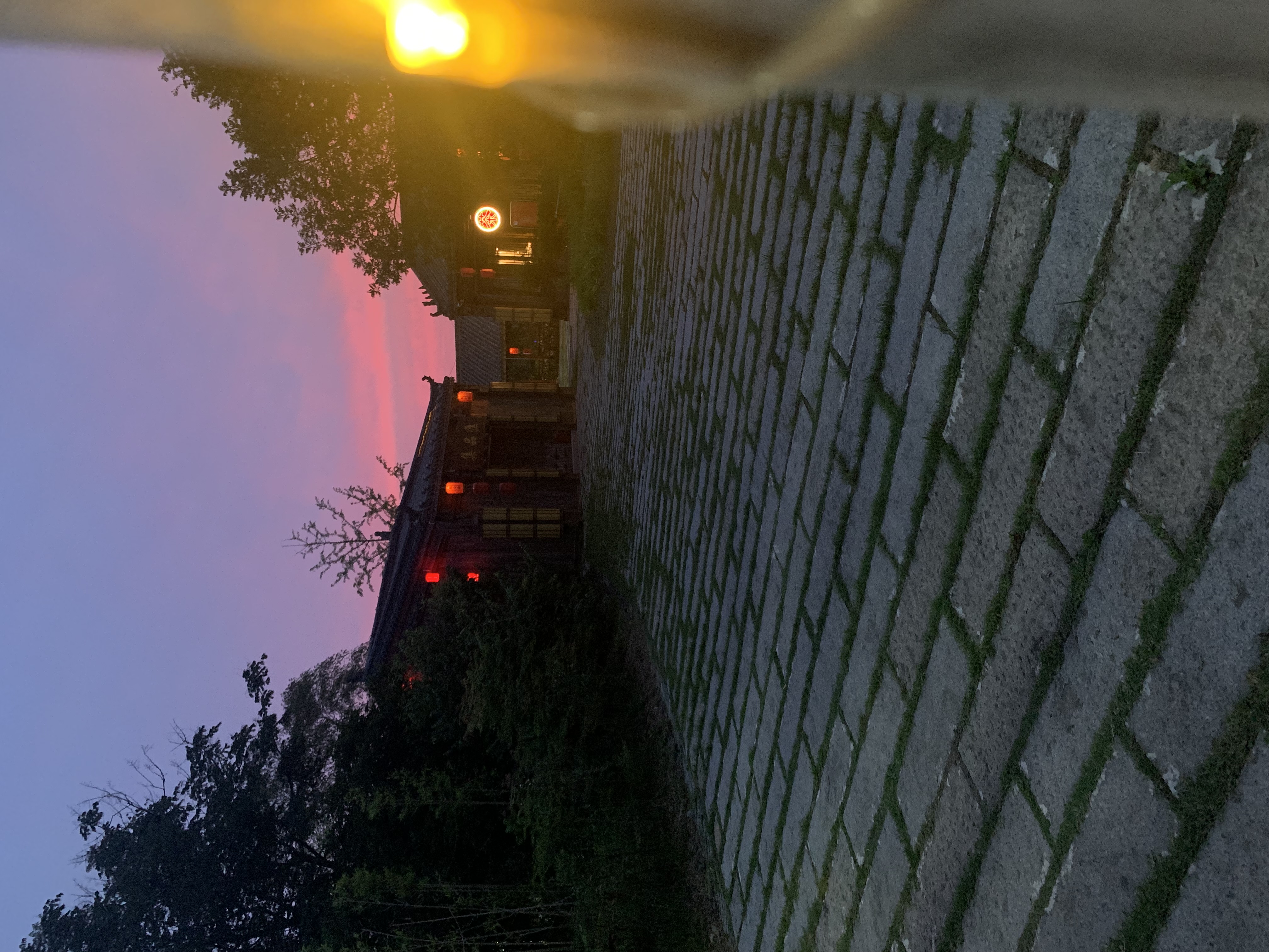 又到了一个十字路口